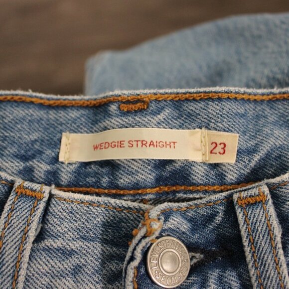 Levi's Wedgie Straight Size 23 Blue Distressed - Picture 3 of 4